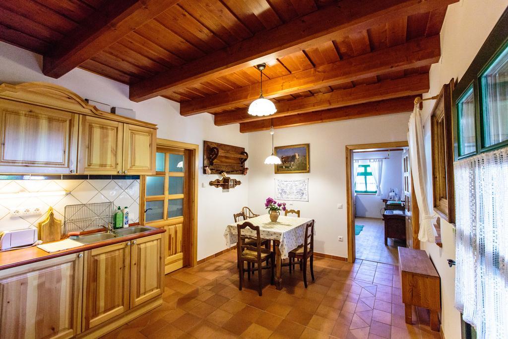 Oereghegyi Apartman Vindornyalak 객실 사진